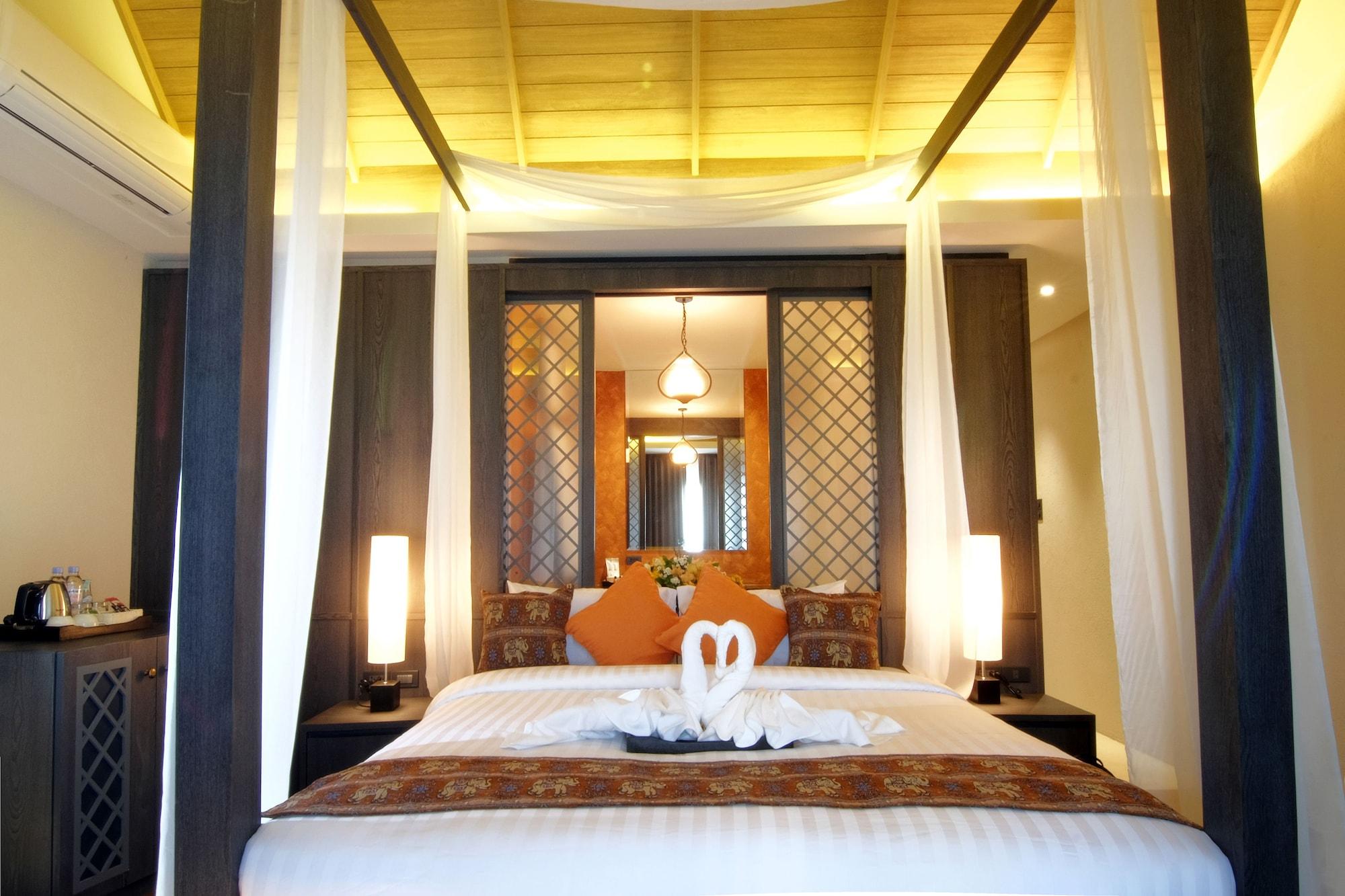 Tapae Gate Villa Chiang Mai Bagian luar foto