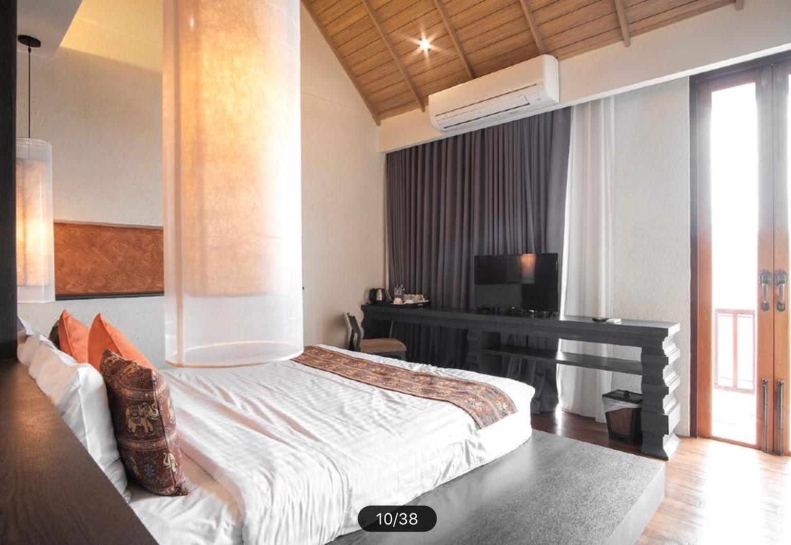 Tapae Gate Villa Chiang Mai Bagian luar foto