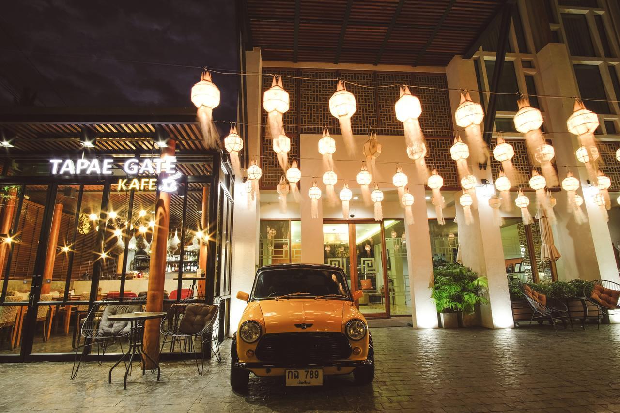 Tapae Gate Villa Chiang Mai Bagian luar foto